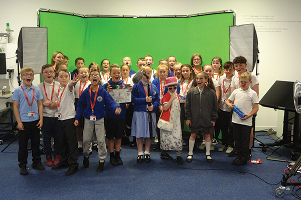 Photo showing on the left raw materials and on the right headphone packaging using Sony’s Original Blend Material